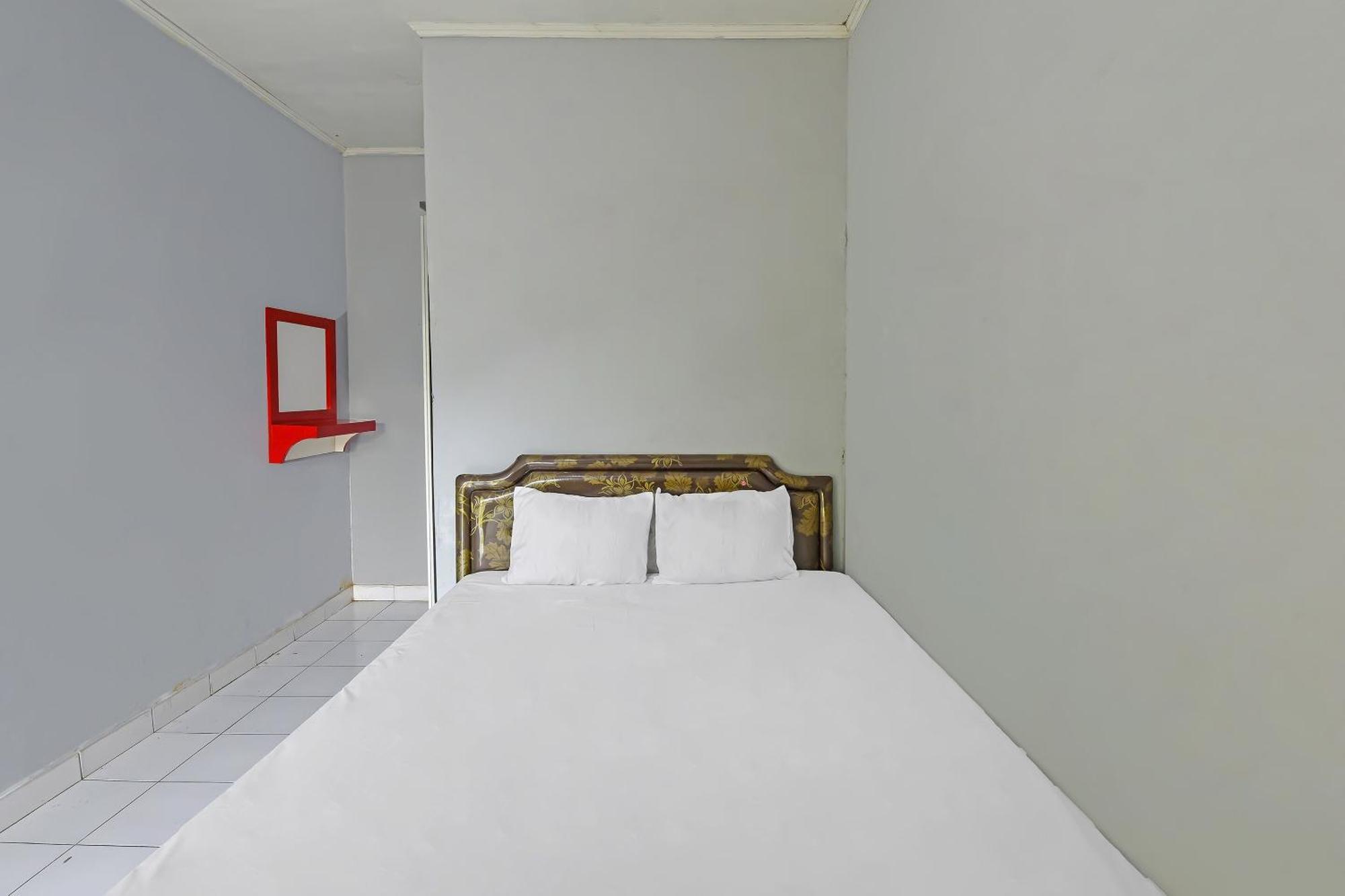 Spot On 91905 Hotel Cipto Arum 芝拉扎 外观 照片