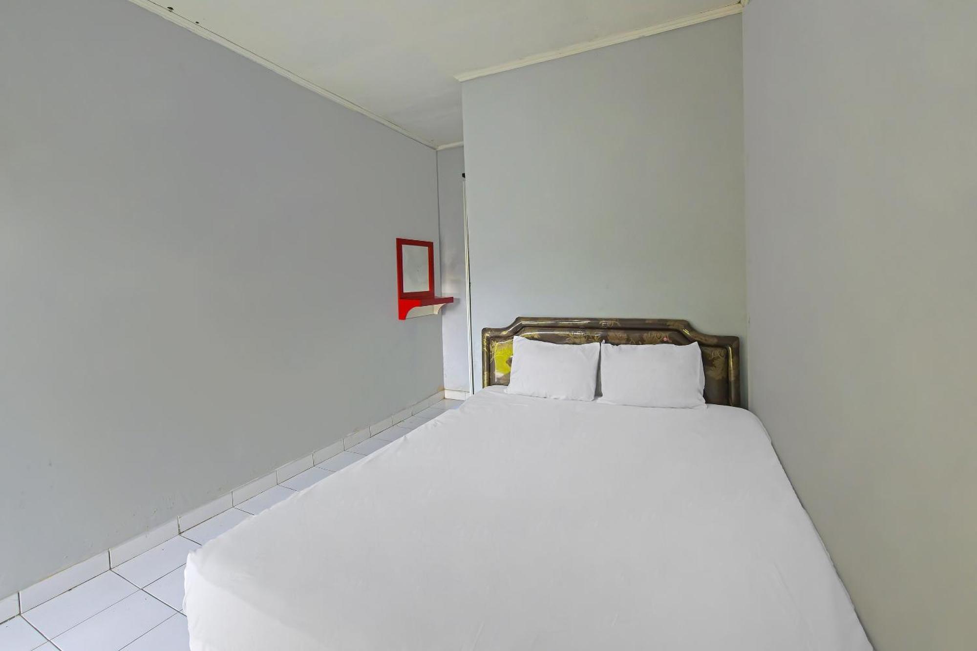 Spot On 91905 Hotel Cipto Arum 芝拉扎 外观 照片