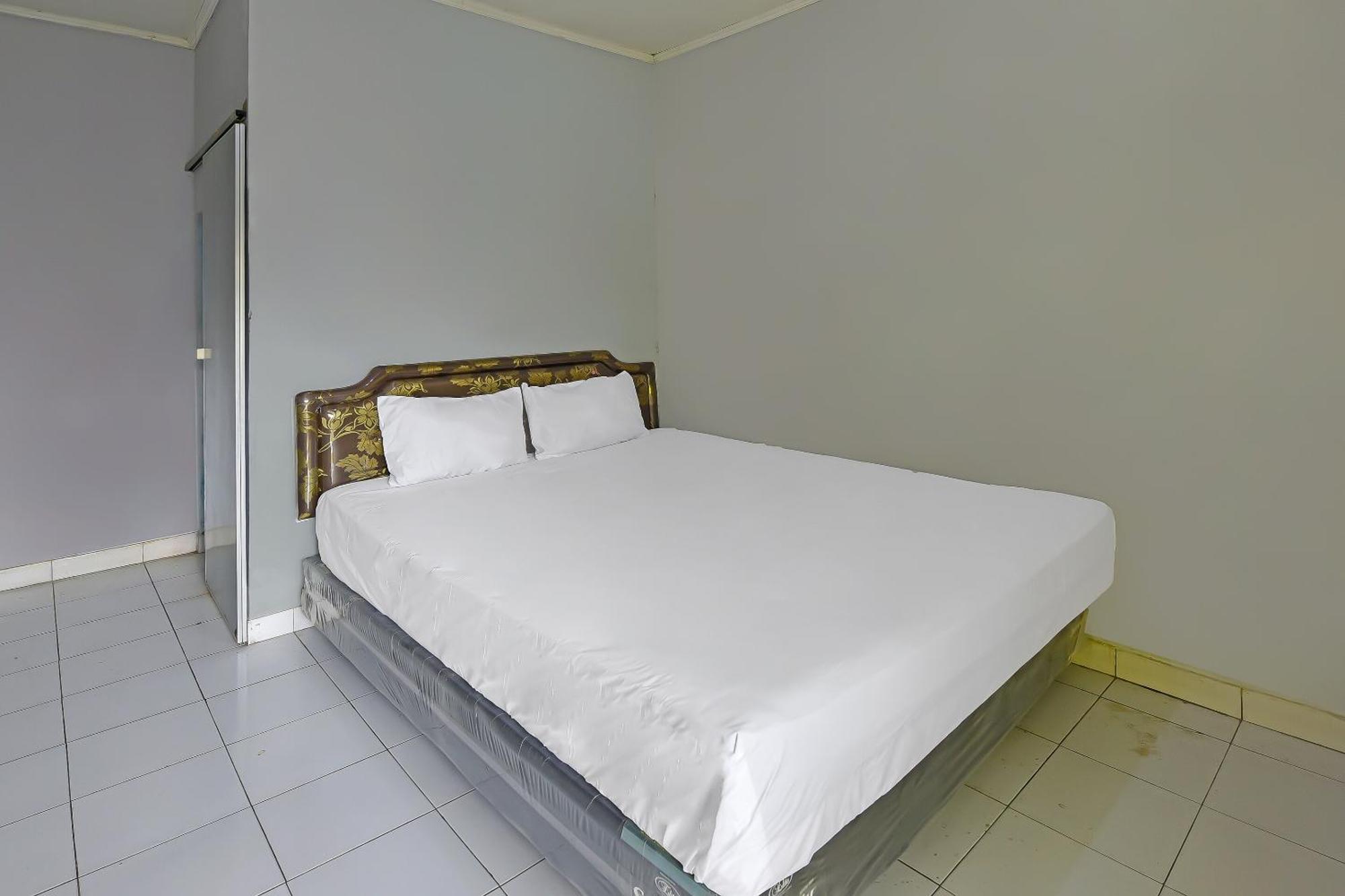 Spot On 91905 Hotel Cipto Arum 芝拉扎 外观 照片
