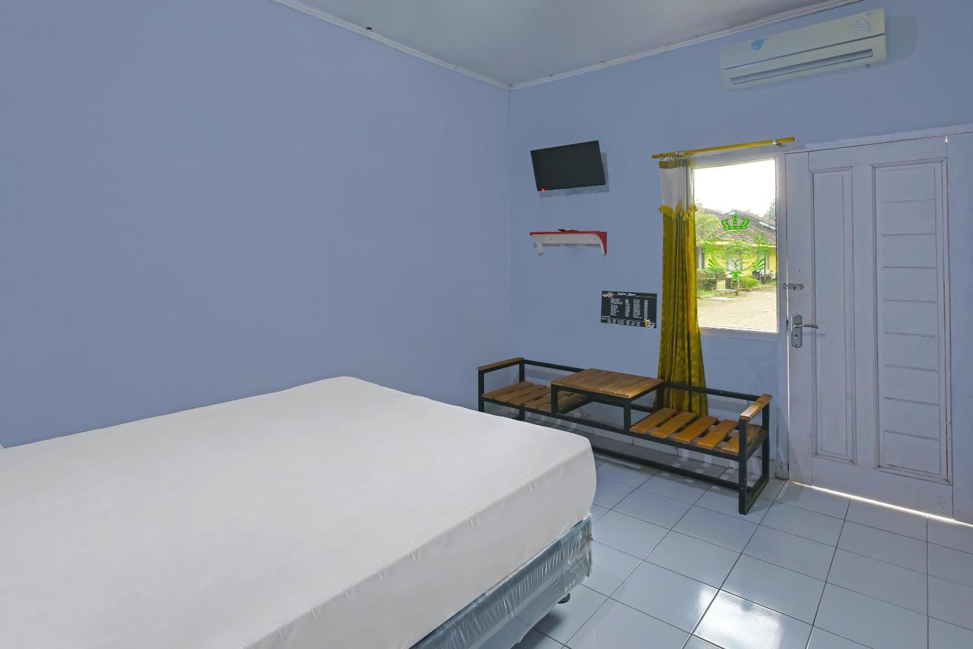 Spot On 91905 Hotel Cipto Arum 芝拉扎 外观 照片