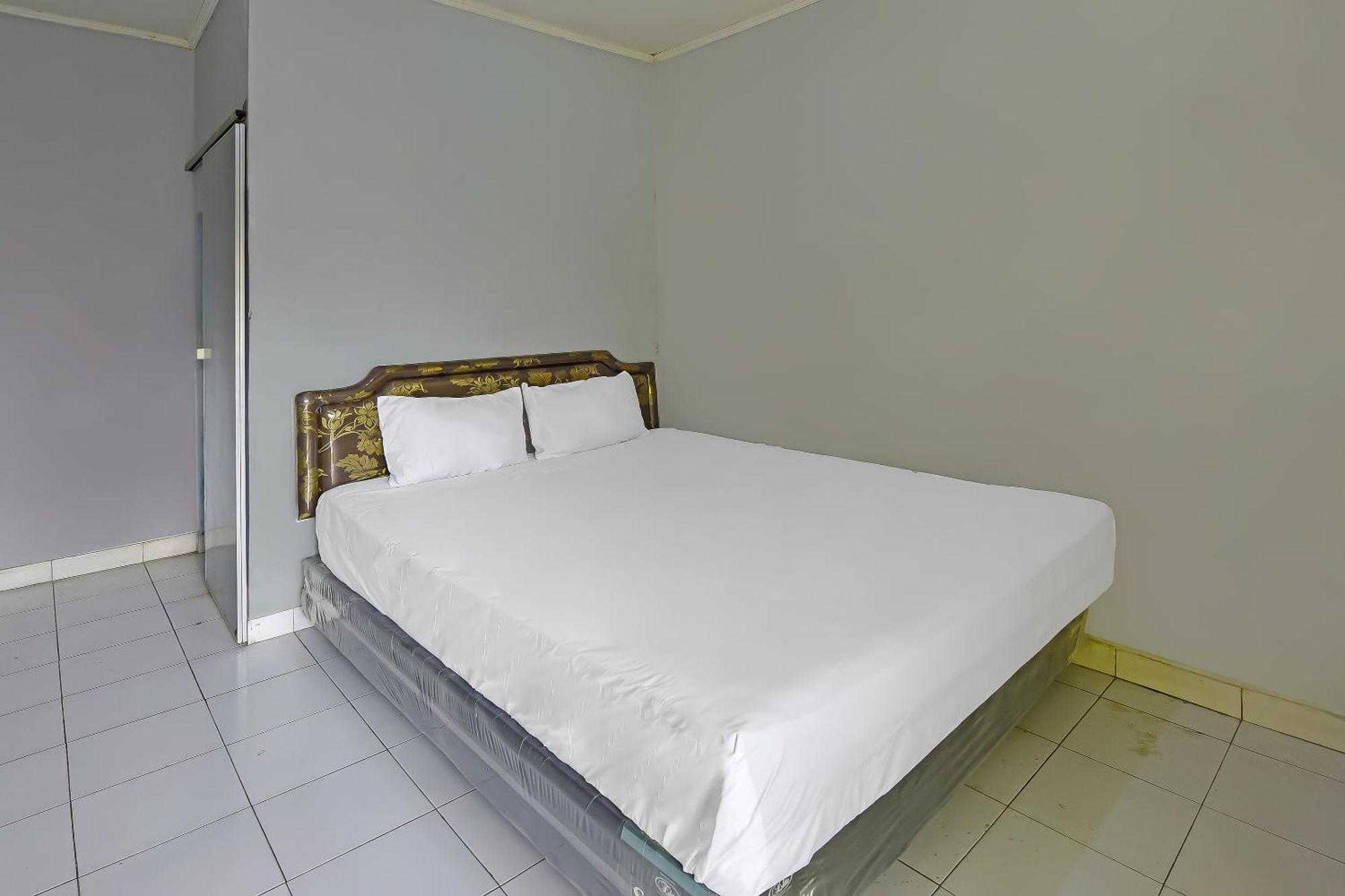 Spot On 91905 Hotel Cipto Arum 芝拉扎 外观 照片